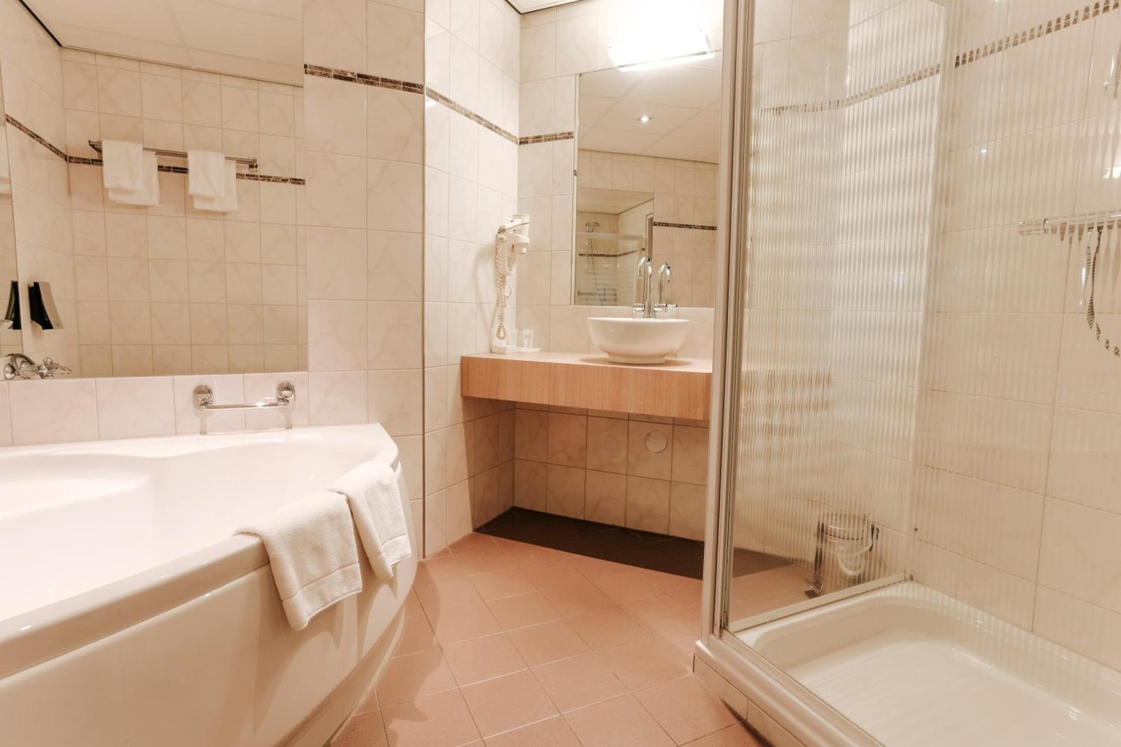 Queen Hotel — photo 7